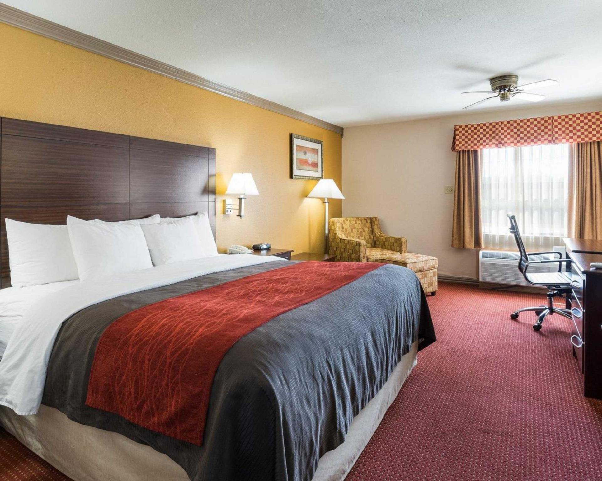 Days Inn By Wyndham Rosenberg Exterior photo